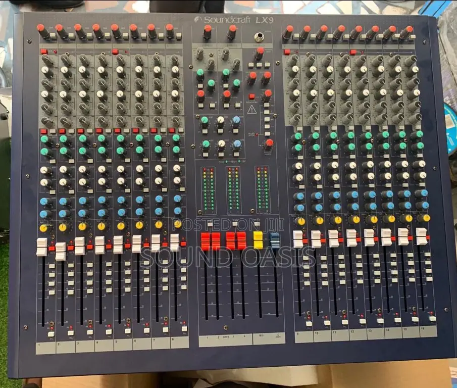 Soundcraft LX9 16-Channel Professional Live Audio Mixer