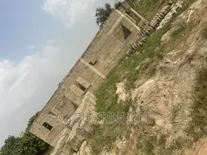 6bedroom Self Contained House for Sale