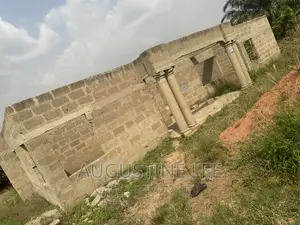 6bedroom Self Contained House for Sale