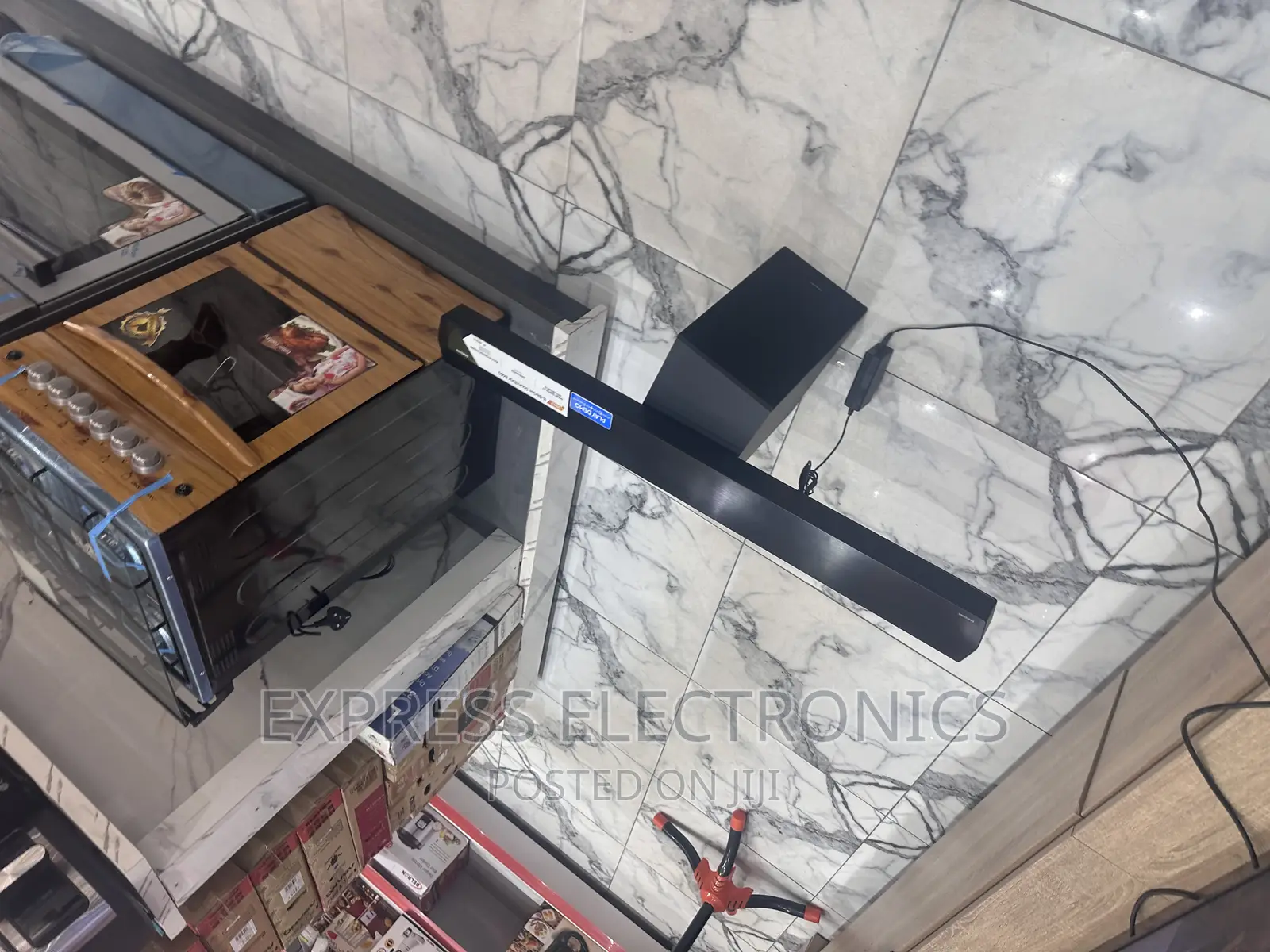 B650 Sound Bar With Woofer Samsung Black 