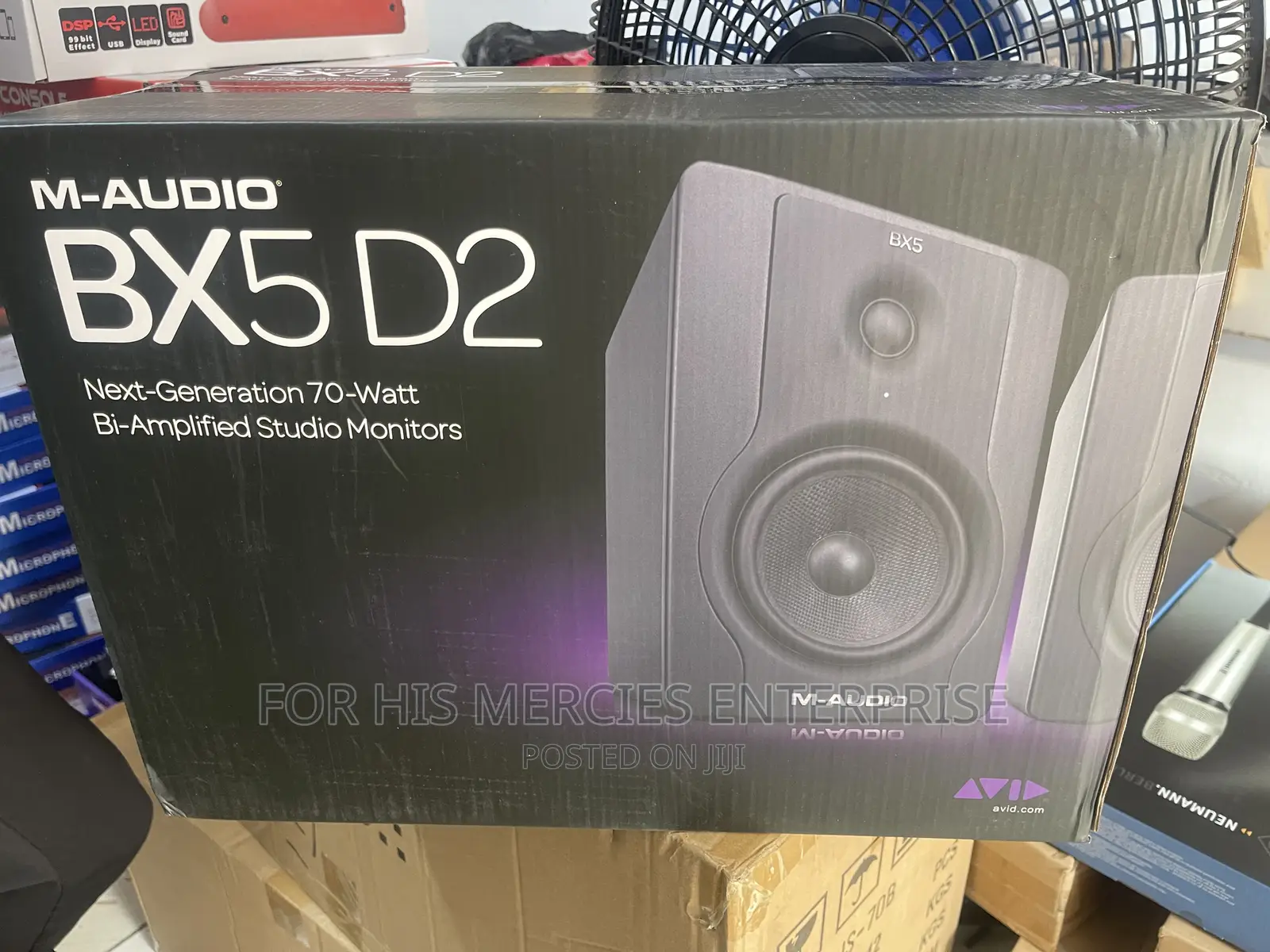 BX5 D2 Studio Monitor