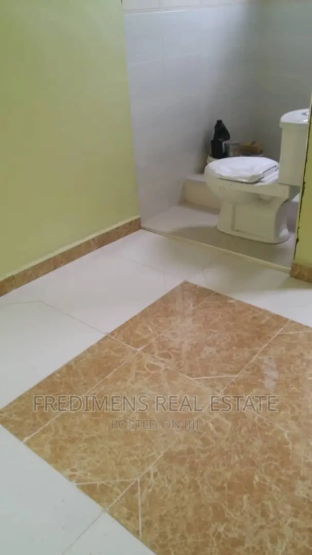 20bdrm Apartment in Fredimens Real, Kumasi Metropolitan for sale