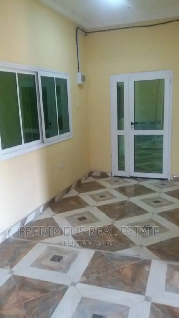 20bdrm Apartment in Fredimens Real, Kumasi Metropolitan for sale