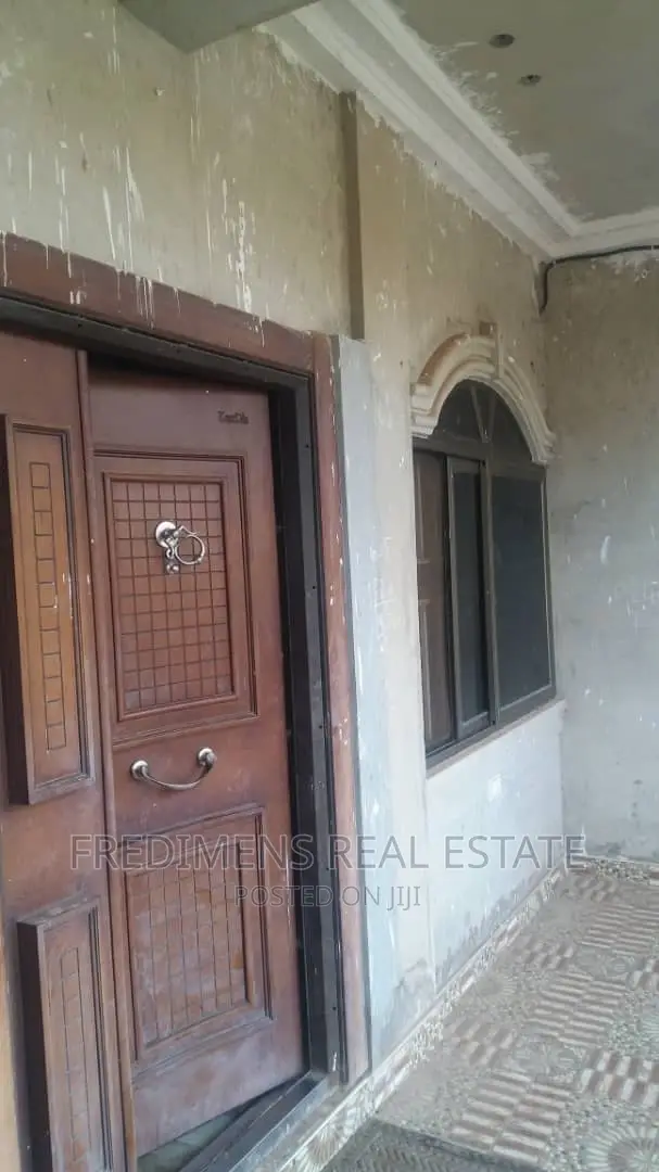 20bdrm Apartment in Fredimens Real, Kumasi Metropolitan for sale