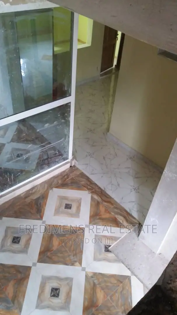 20bdrm Apartment in Fredimens Real, Kumasi Metropolitan for sale