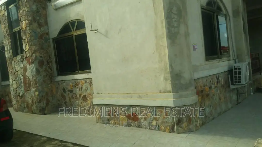 20bdrm Apartment in Fredimens Real, Kumasi Metropolitan for sale