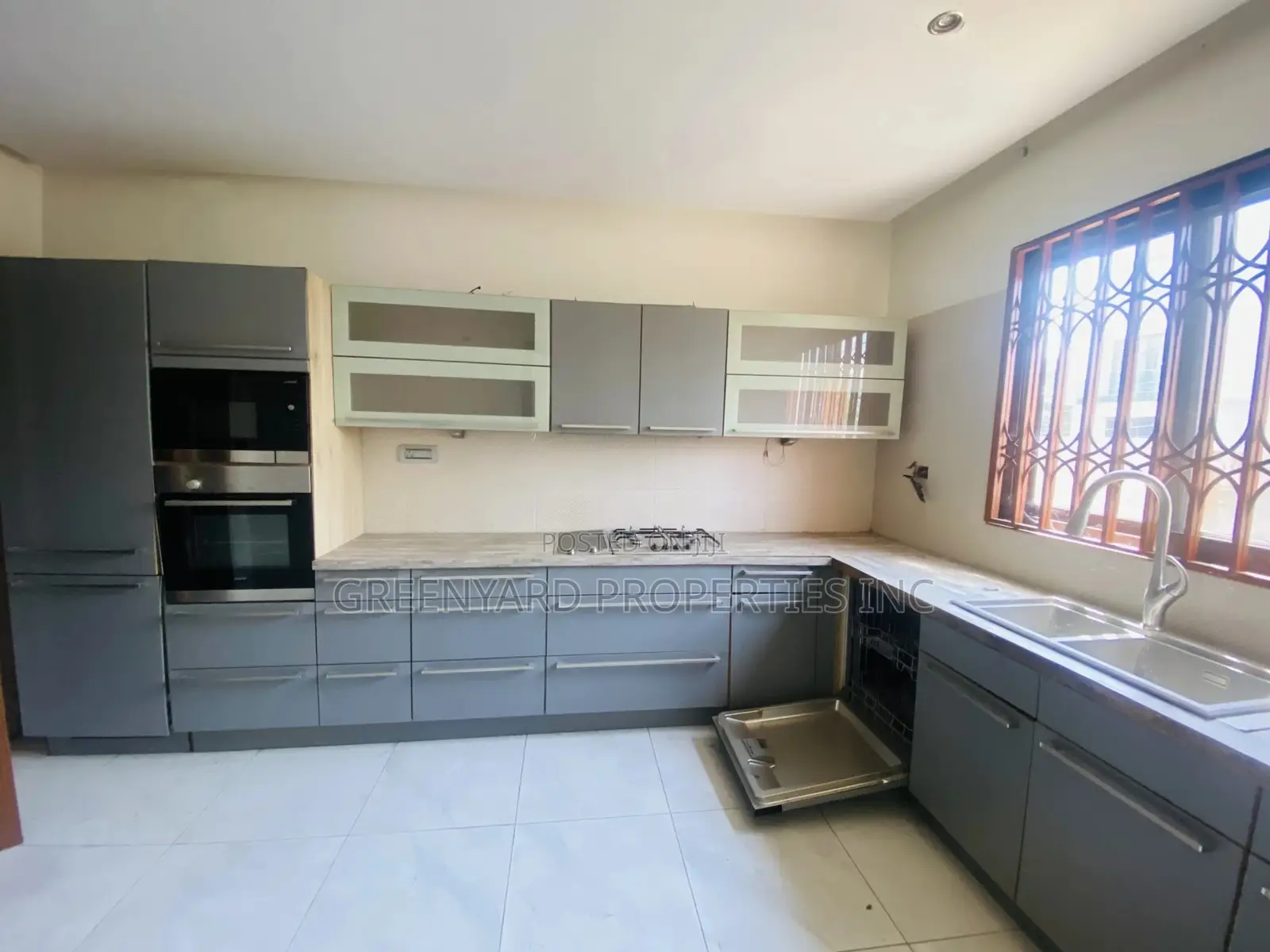 4bdrm Townhouse / Terrace in East Legon for rent