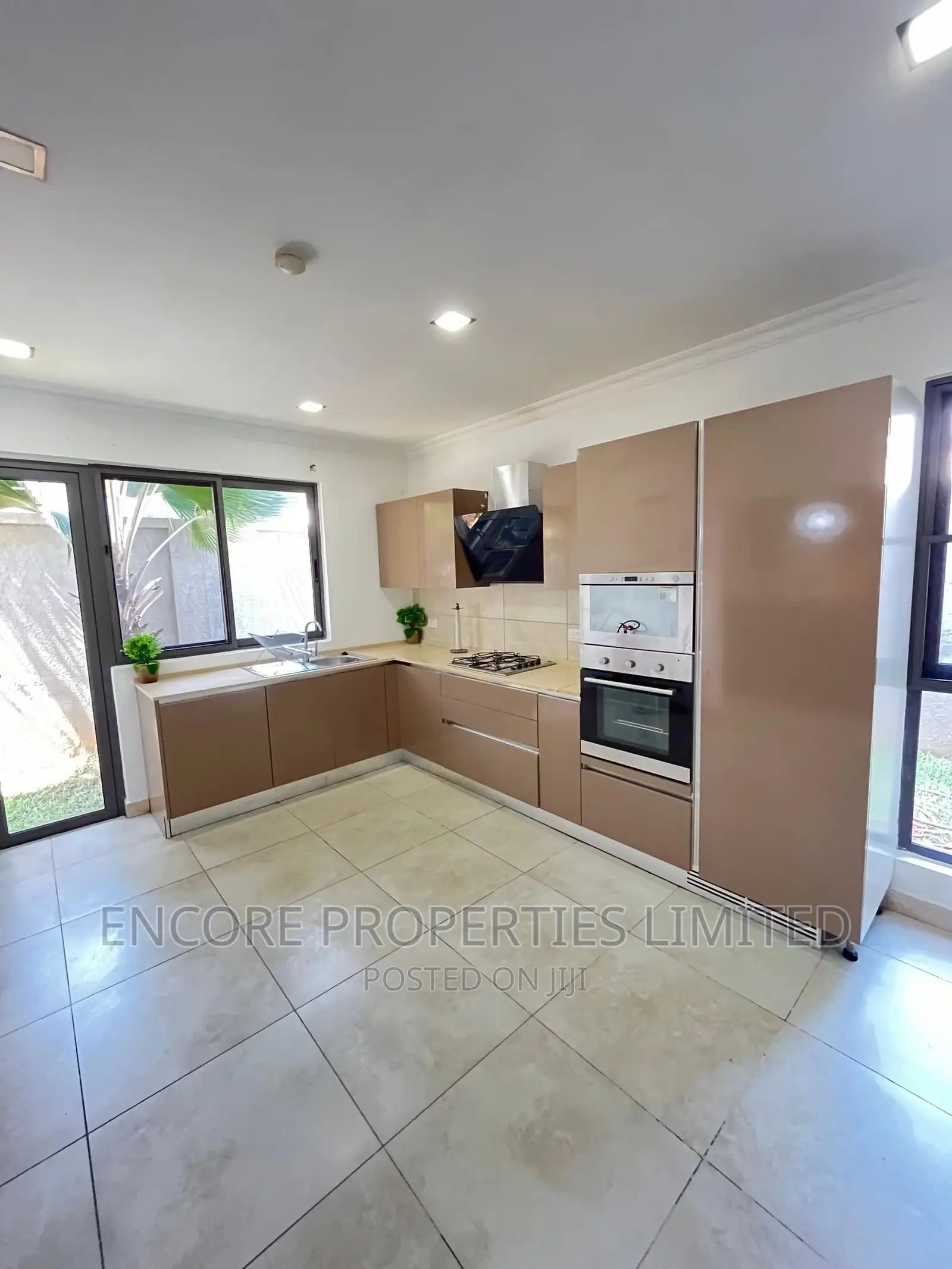 Furnished 4bdrm Townhouse / Terrace for rent