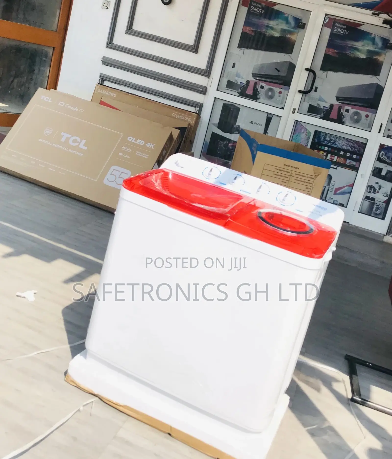 Red/White Nasco Semiautomatic 11kg Topload Washingmachine
