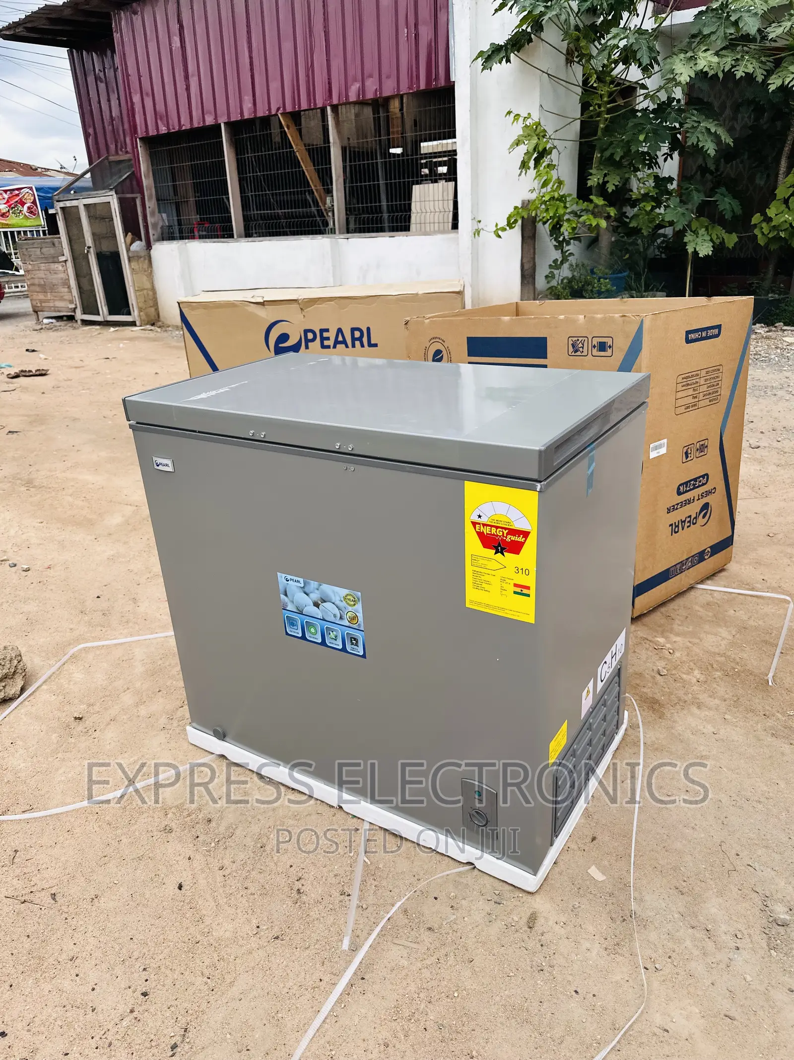 High Quality Sleek Chest Freezer 200L Pearl PCF-240
