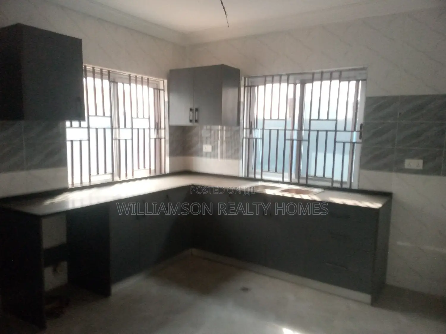 4bdrm House in Community 18 Area, Spintex for sale
