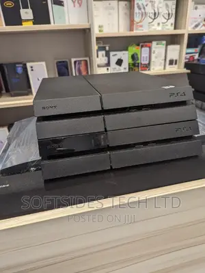 Original Uk Used Playstation 4 With Controller Accesories