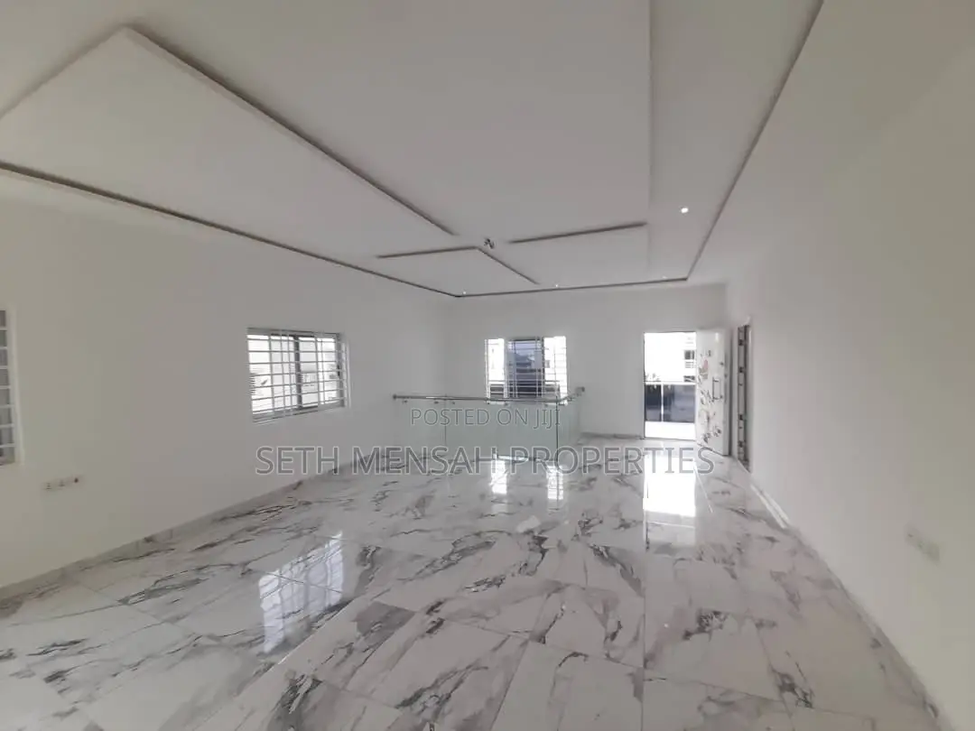 4bdrm House in Skm, Ashaley Botwe for sale