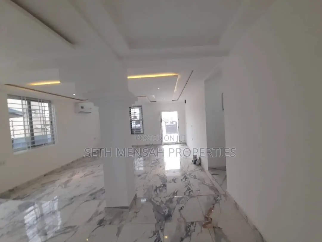 4bdrm House in Skm, Ashaley Botwe for sale