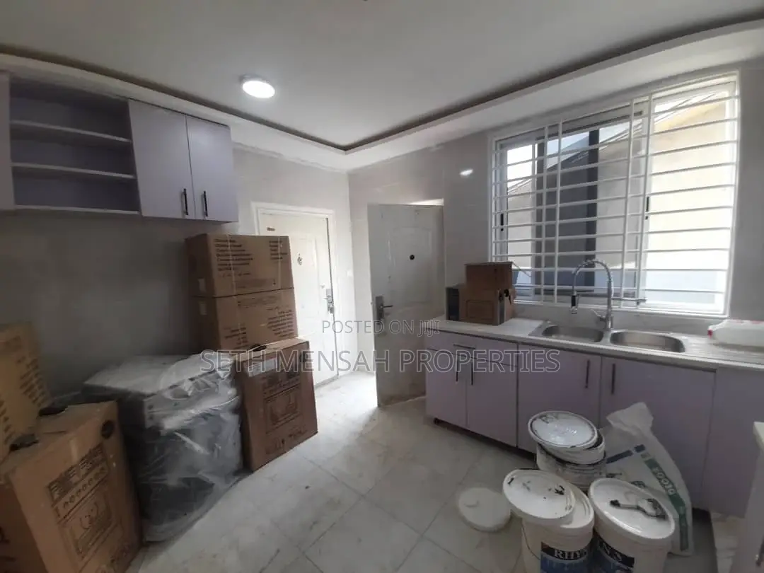 4bdrm House in Skm, Ashaley Botwe for sale