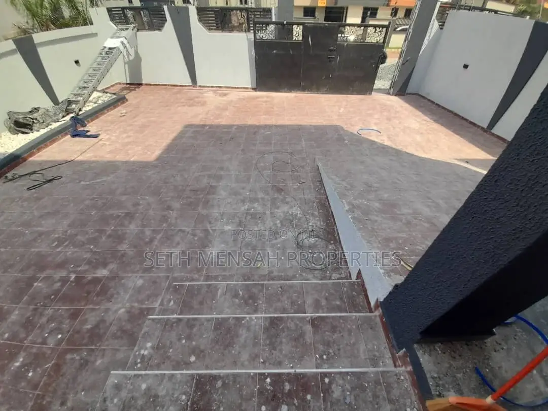 4bdrm House in Skm, Ashaley Botwe for sale