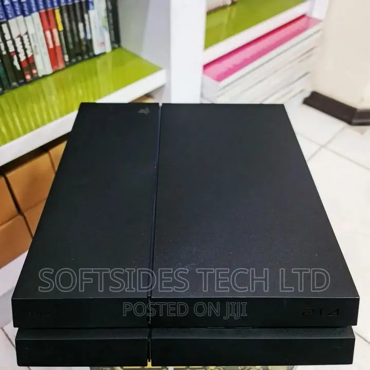 Quality Playstation 4 Standard From Uk, 500gb 1 Controller