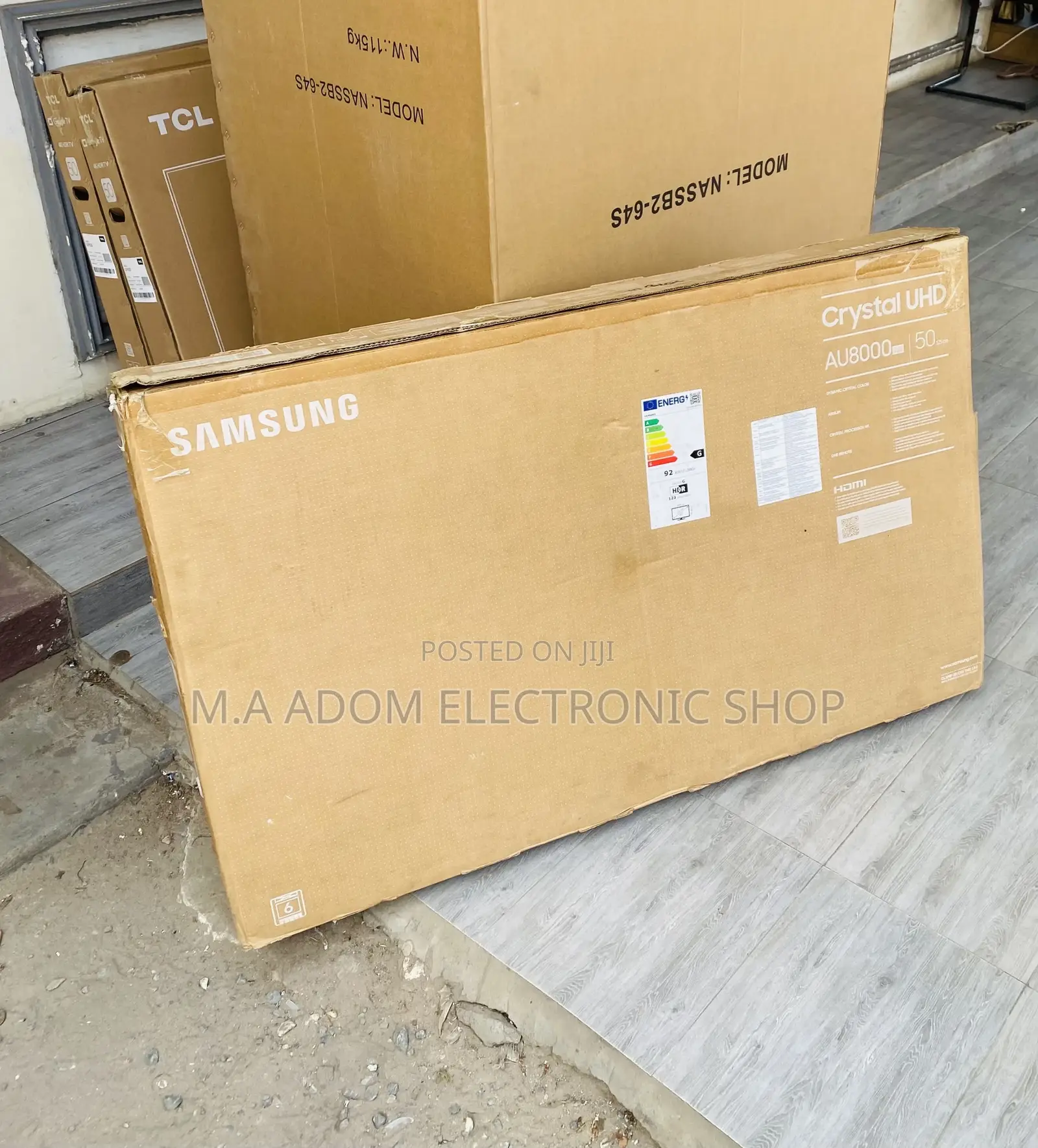 Classic Design Samsung 50AU8000 50 Inch Crystal Uhd Smart Tv