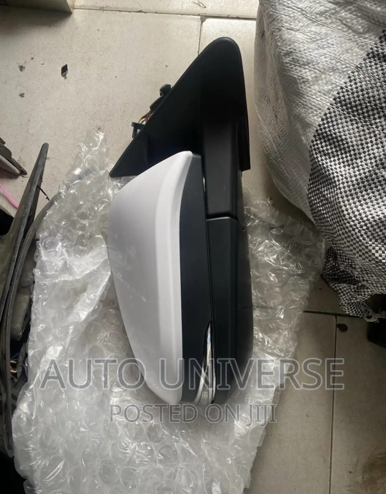 Toyota Rav 4 2014 to 2018 Mirror With Light Available