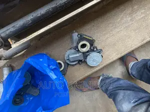 Toyota Highlander 2010 to 2012 Door Motor Available