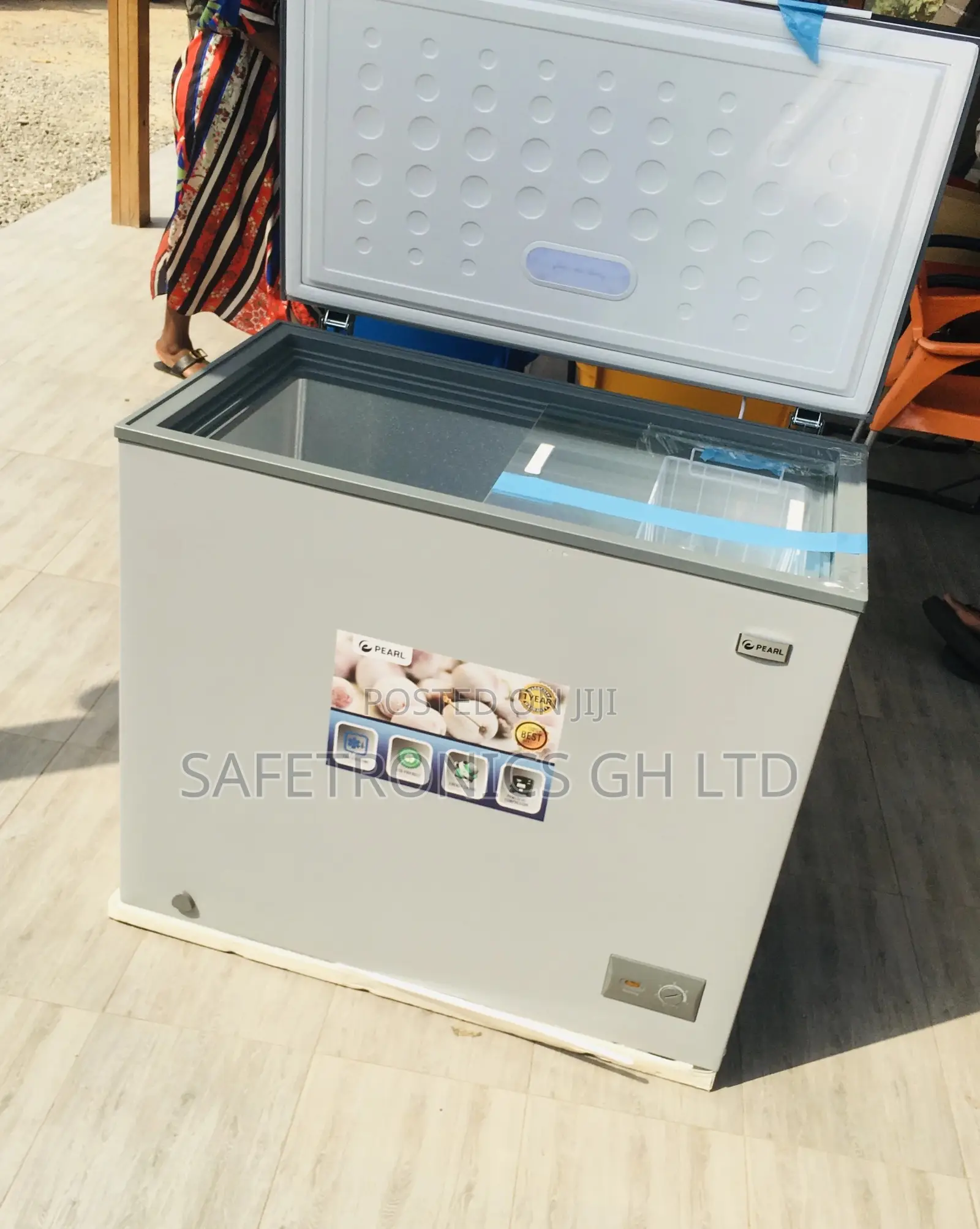 Chestfreezer Singledoor Glass Lid PCF-240 Pearl Electric
