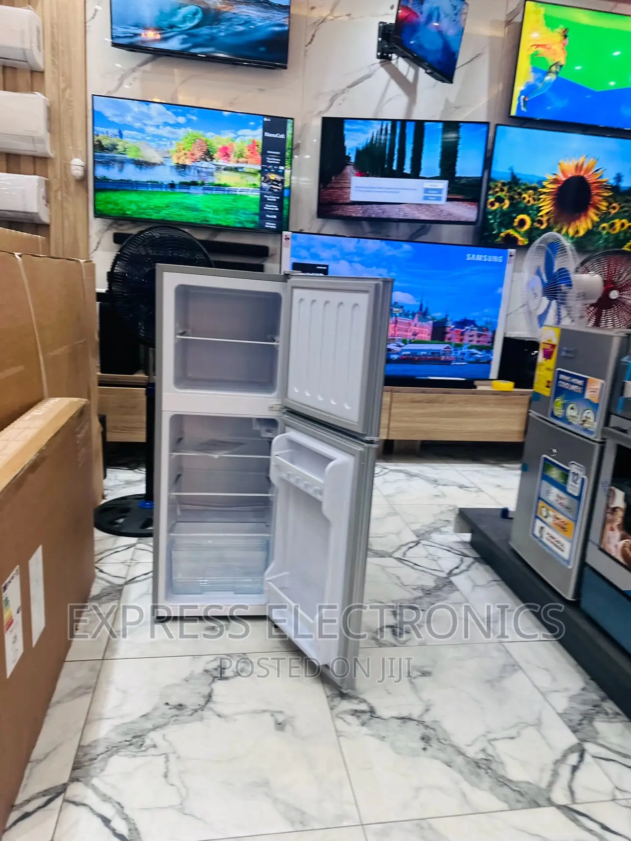 Sleek Grey Nasco Nasd2-13fl Fridge