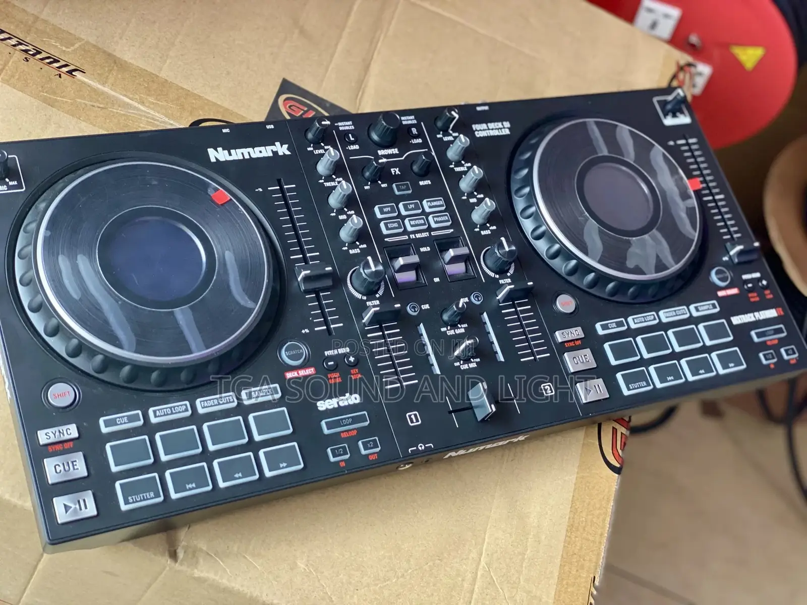 Numark Mixtrack Platinum Dj Controller