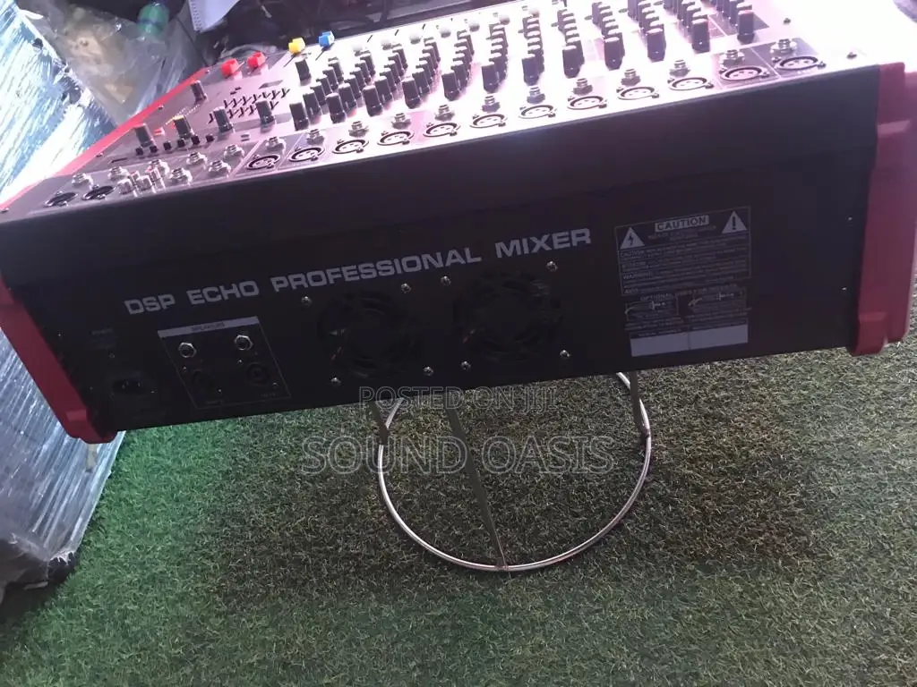 Yamaha BIX-1200 - 12 Channel DSP Professional Powered Mixer