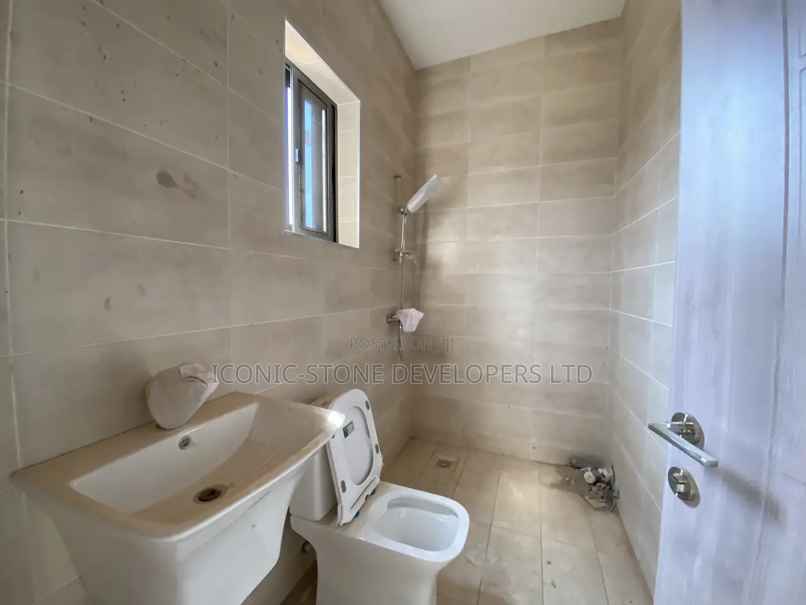 4bdrm Duplex in Adenta for sale