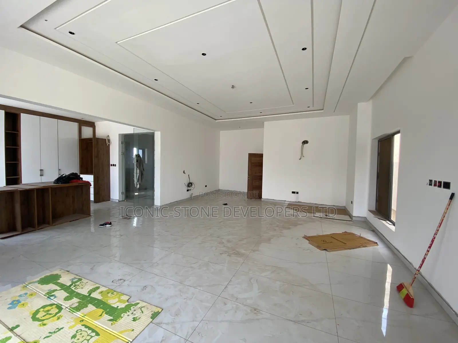 4bdrm Duplex in Adenta for sale