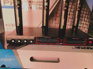 Shure U-7700 Professional 4-in-1 Wireless Microphone System