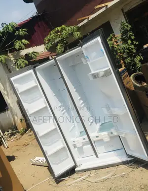 P520SBN Gray TCL 607 Liters 2 Doors Side by Side Fridge