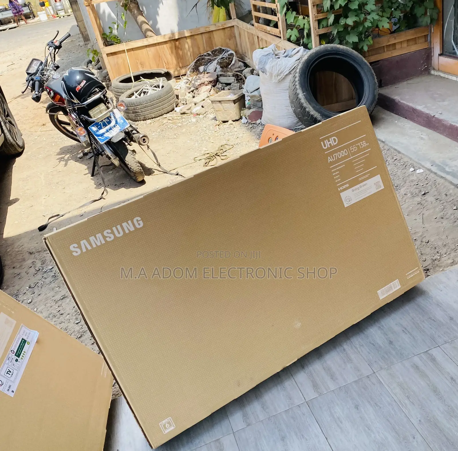 Brand New Samsung 55AU7092 55 Inch Crystal Uhd Smart Tv.