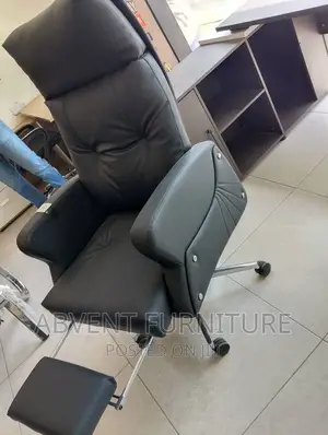 Executive Chair With Leg Rest