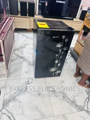 Mini Size Table Top Fridge Pearl PF-109