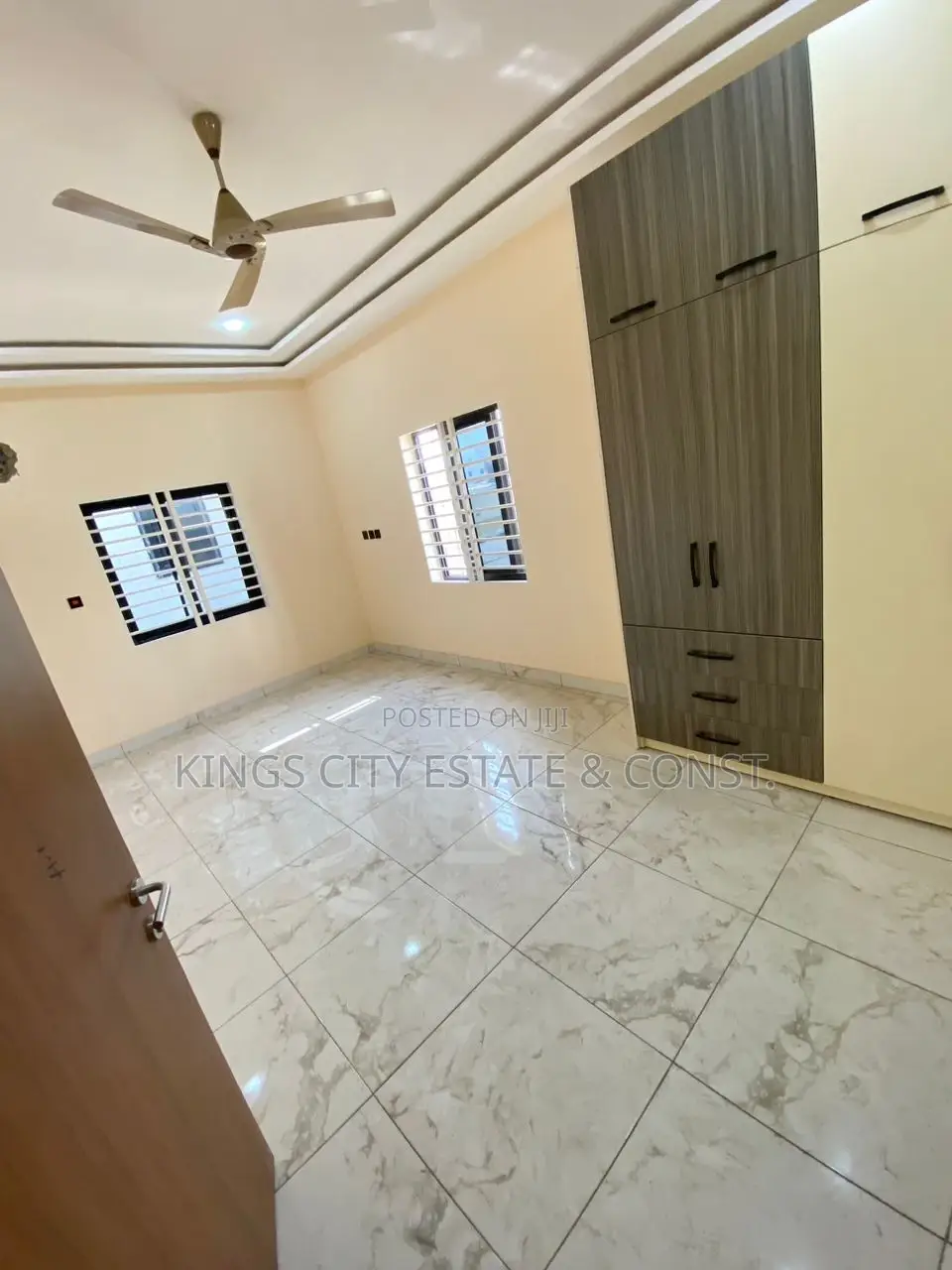 5bdrm Mansion in Tantra-Hill-Rd, Achimota for sale