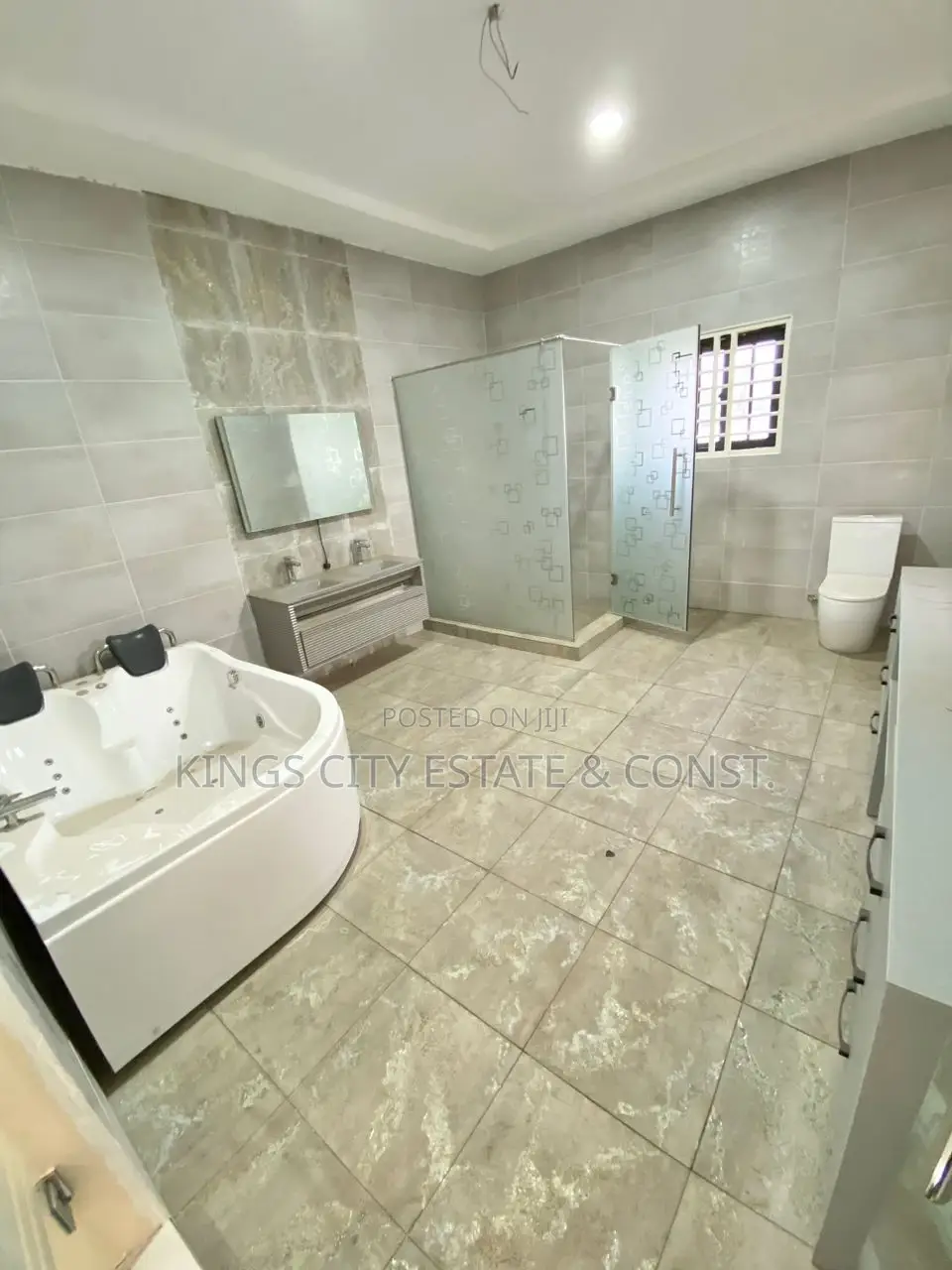 5bdrm Mansion in Tantra-Hill-Rd, Achimota for sale