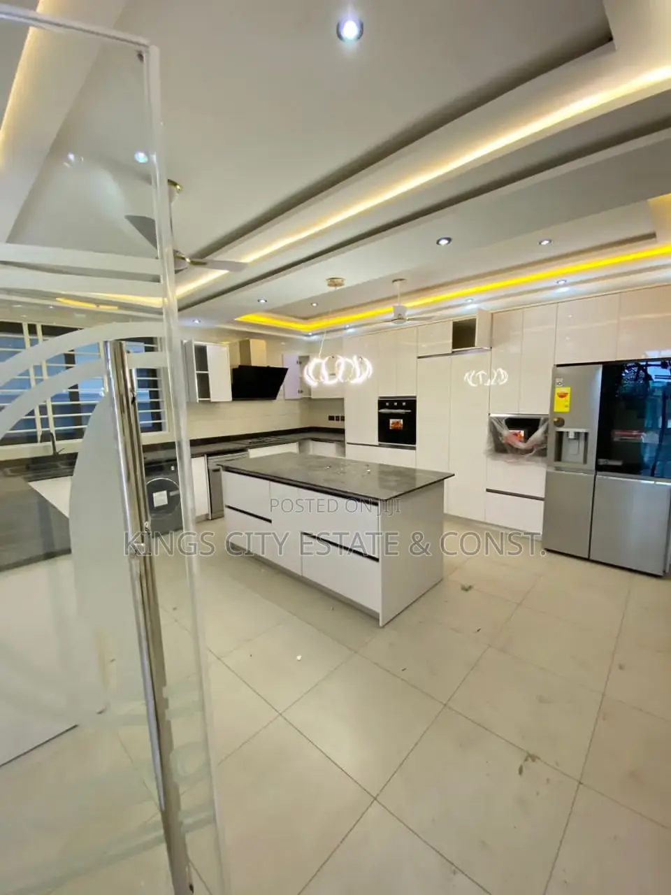 5bdrm Mansion in Tantra-Hill-Rd, Achimota for sale