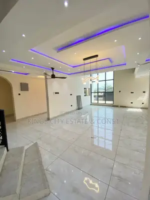 5bdrm Mansion in Tantra-Hill-Rd, Achimota for sale
