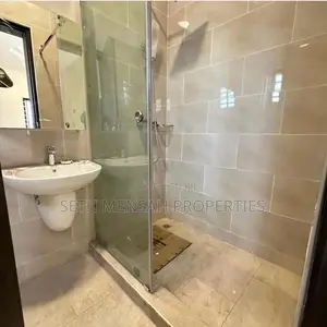 4bdrm House in Skm, Ashaley Botwe for sale