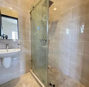 4bdrm House in Skm, Ashaley Botwe for sale