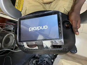 Toyota Rav 4 2010 Android Tape