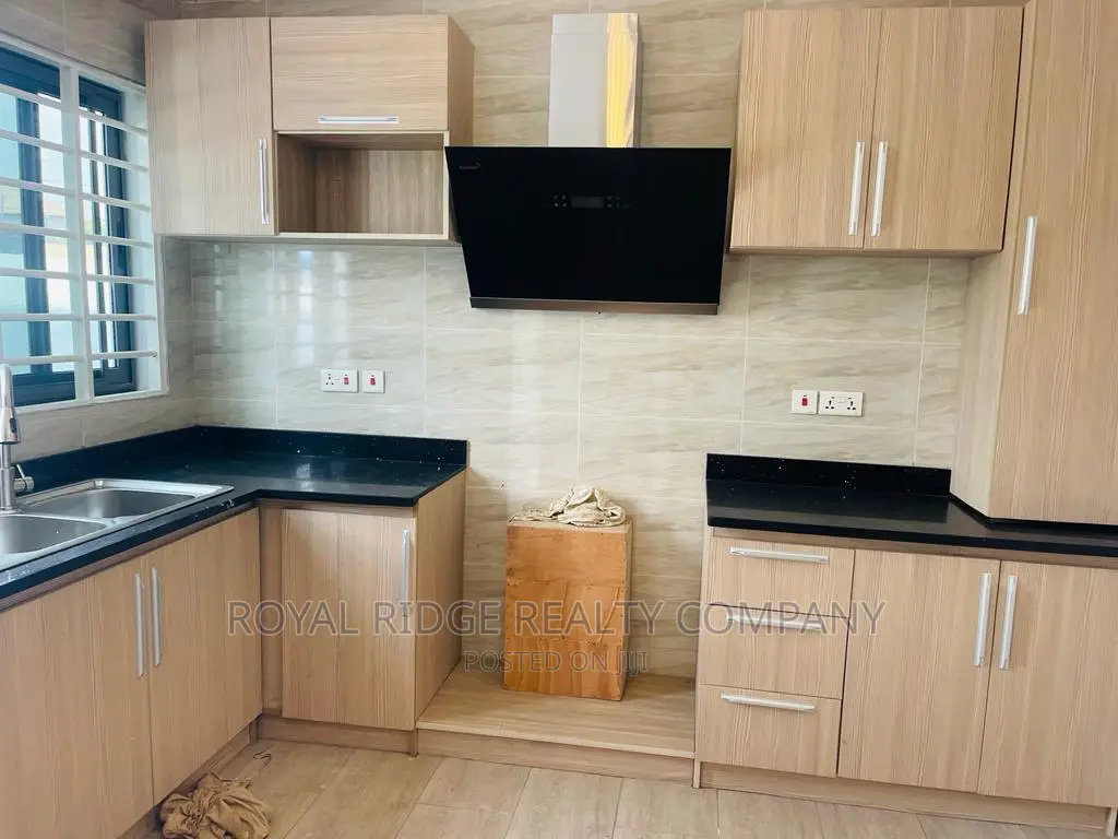 3bdrm House in Spintex Sakumono, Accra Metropolitan for sale