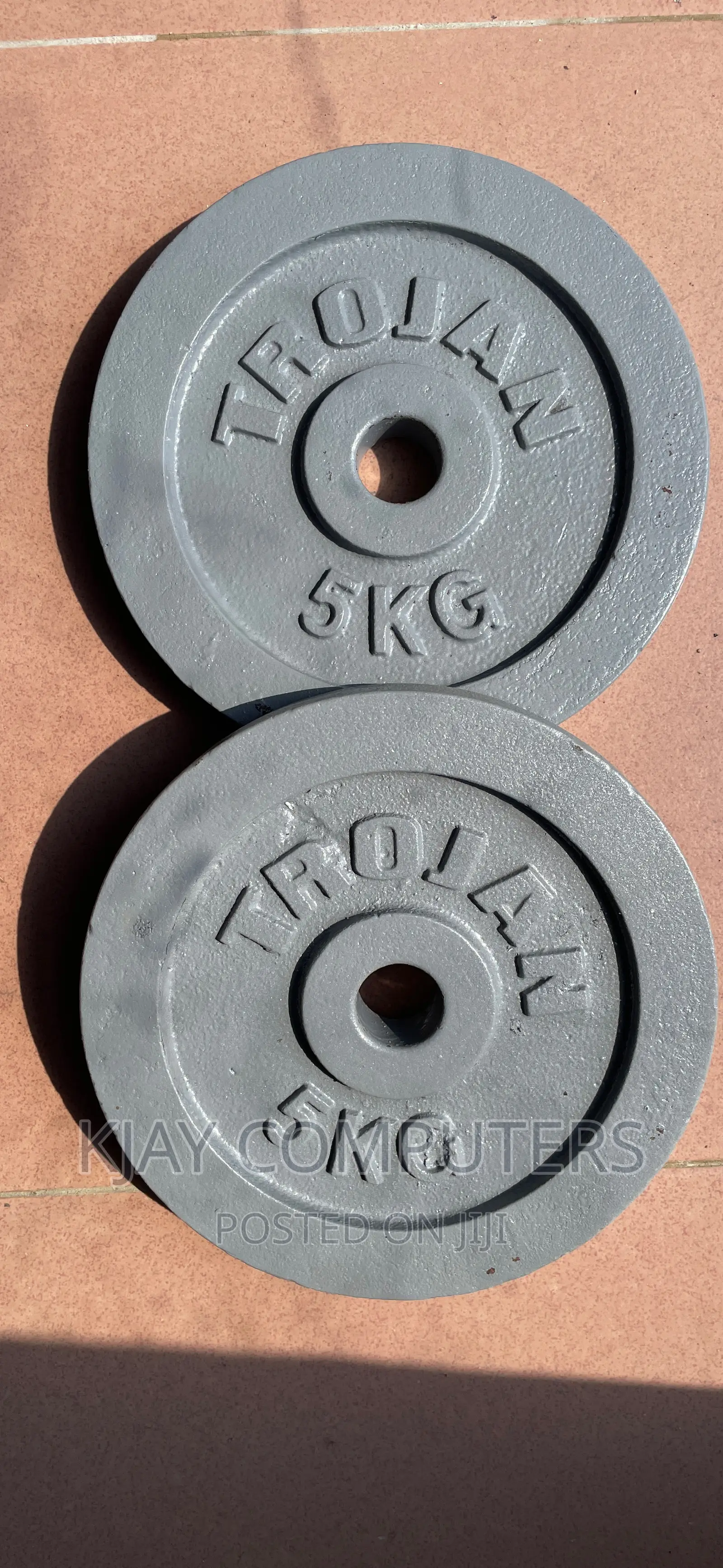 Pair of 5 Kg Carbon Steel Plate for Barbells and Curl Bars.