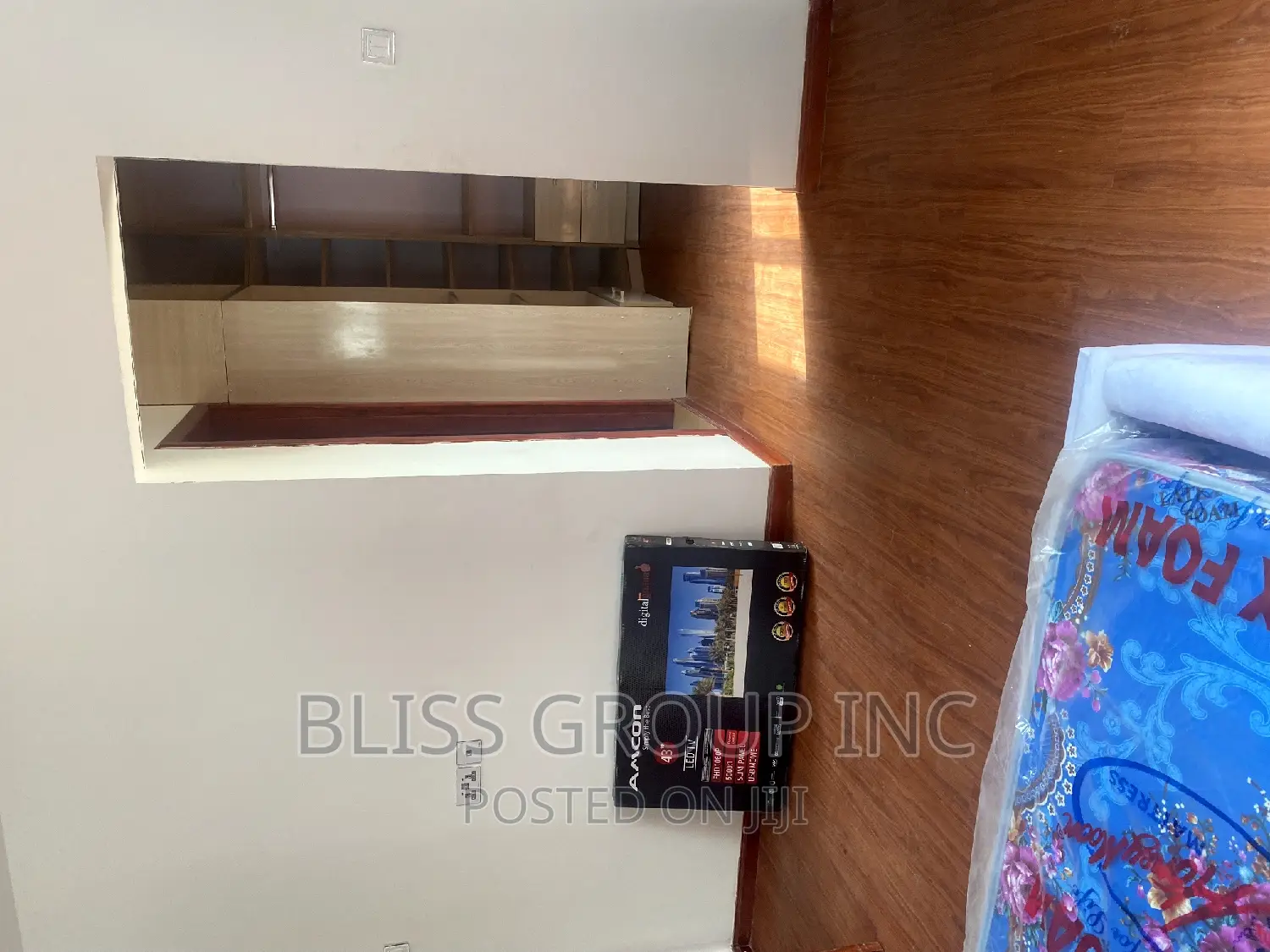 Modern PVC Vinyl Floor and Wall Tiles