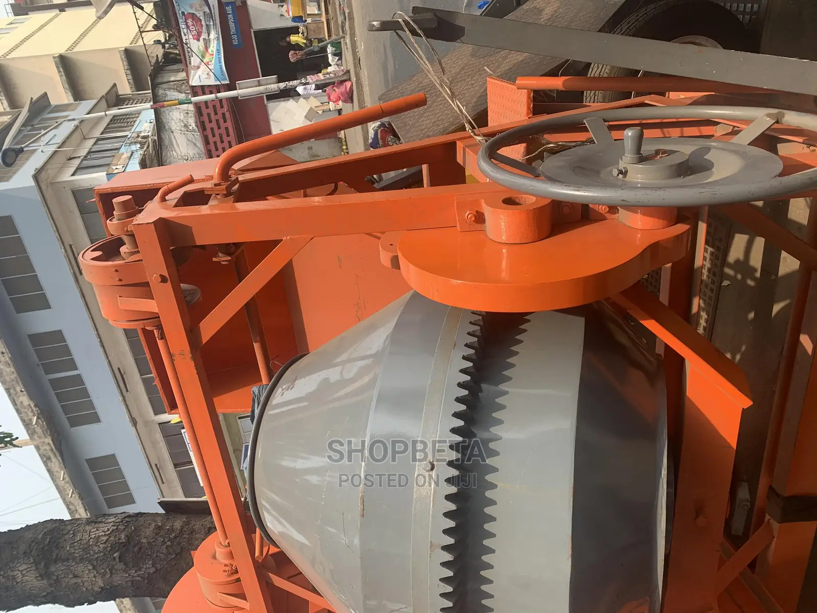 Self Loader Concrete Mixer