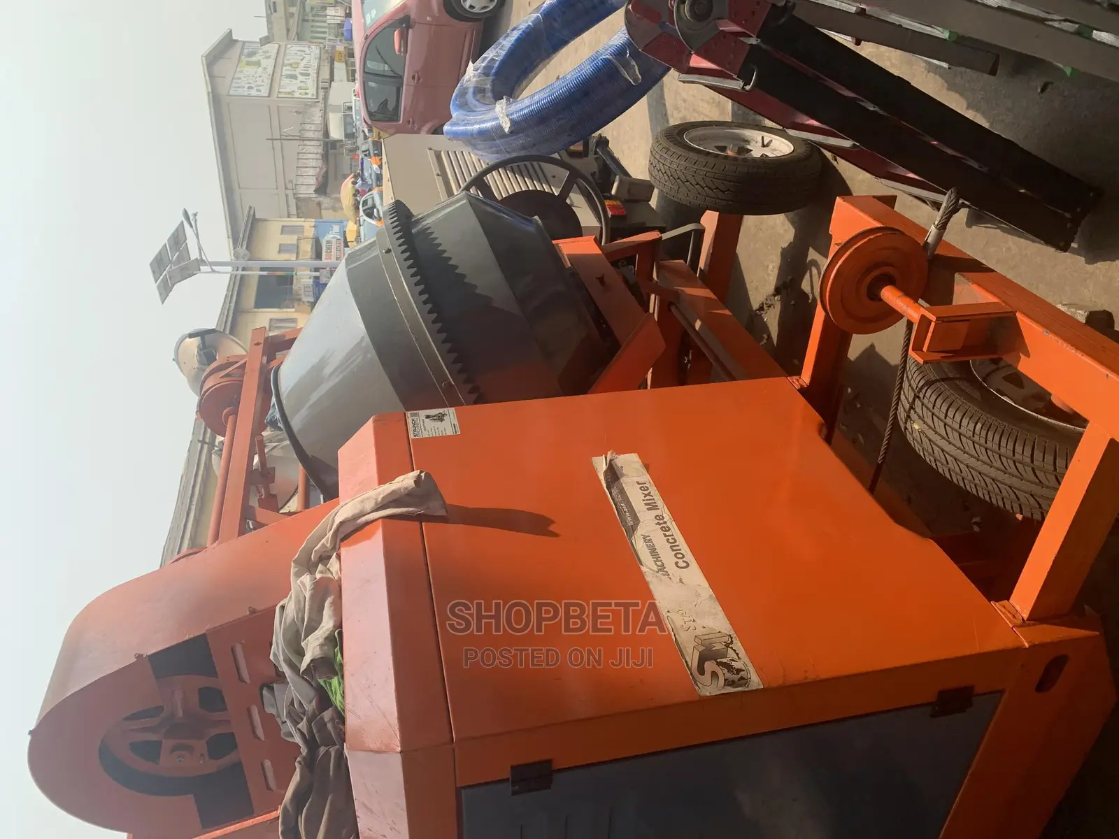 Self Loader Concrete Mixer