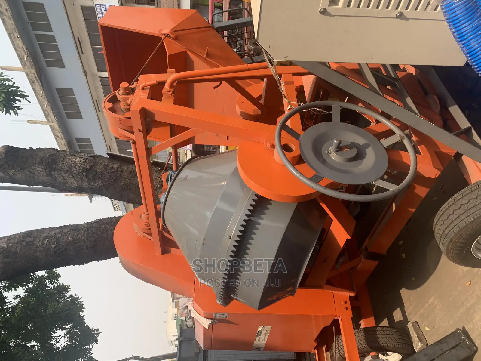 Self Loader Concrete Mixer