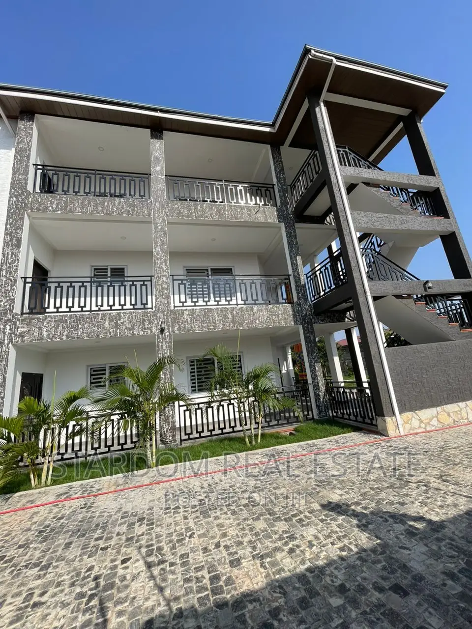 Executive Newly Built 1 Bedroom for Rent at Adjiringanor