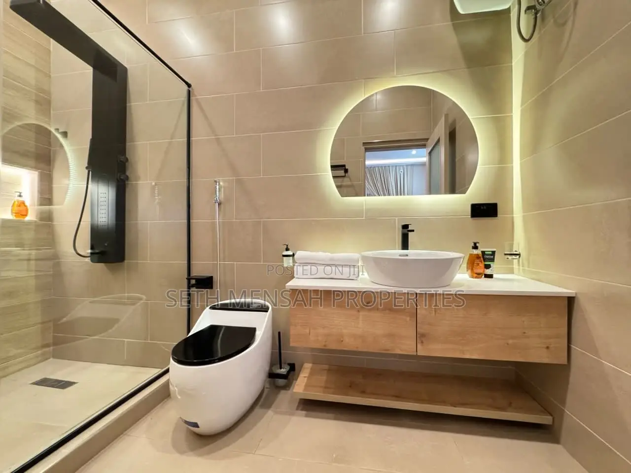 3bdrm House in Skm, East Legon for sale